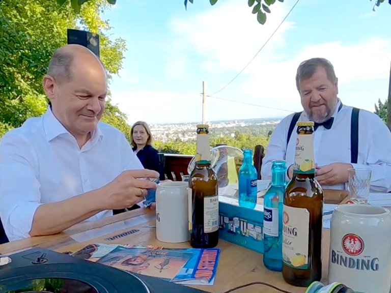 Olaf Scholz bei Bembel&Gebabbel